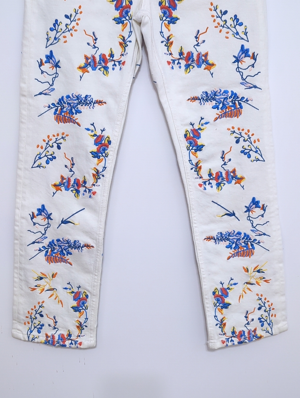 NWT Maje Pia White Embroidered Floral Cropped Straight Jeans Size 4 - Picture 6 of 10